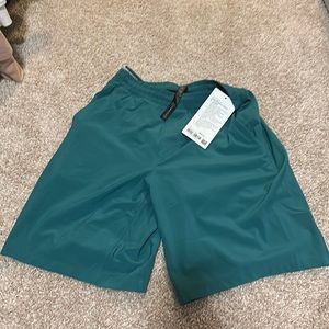 Lululemon Pace Breaker Short 9” Lined Green/Teal Size Small NEW